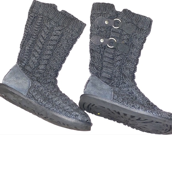 UGG Shoes - UGG Gray Knit Boots